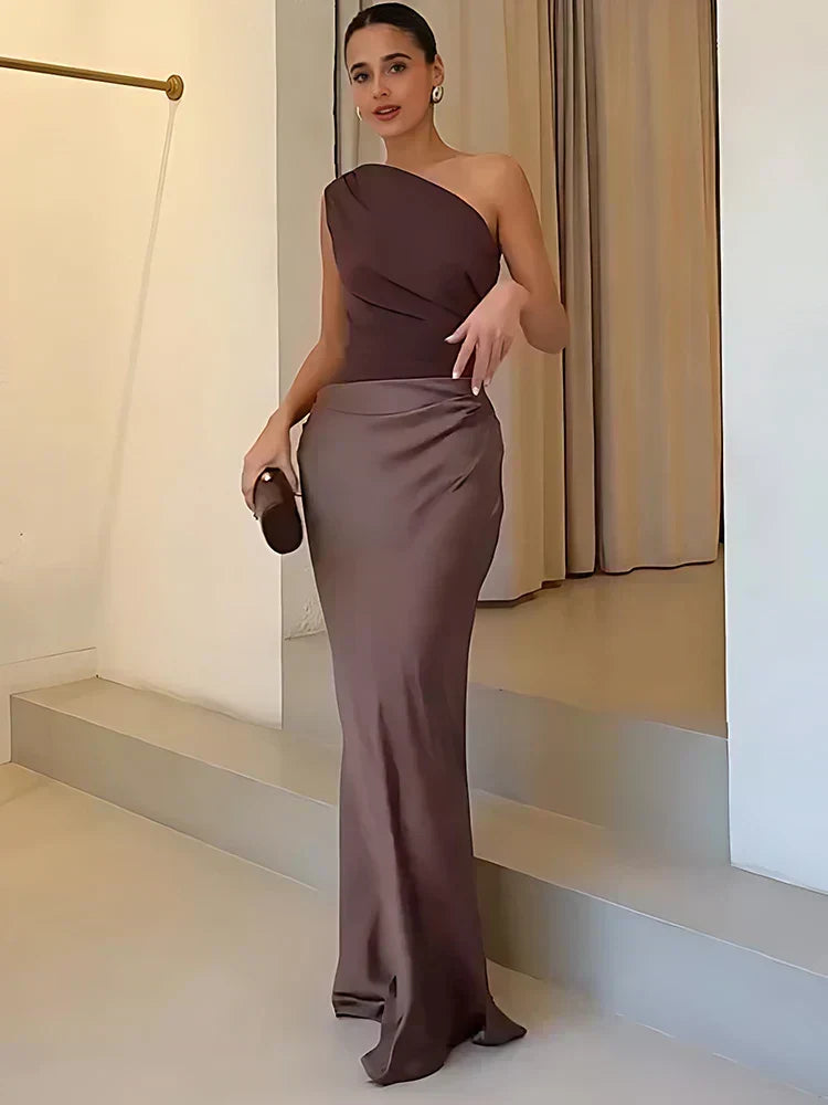 Ashley | Maxi Dress with a Guilt in Satin – Brown